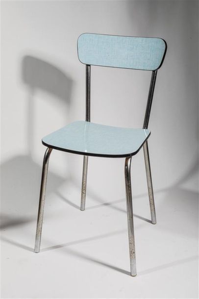null Table de cuisine Formica et quatre chaises
75 x 90 x 60 cm