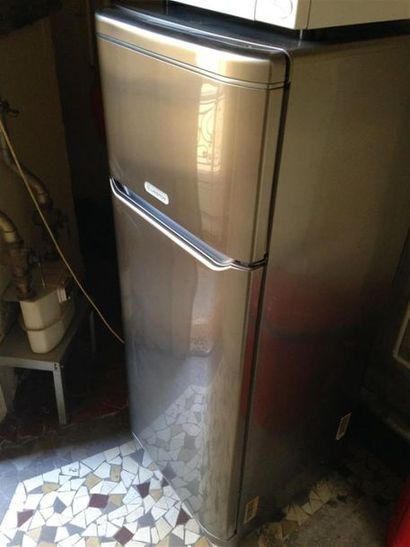 null 1 réfrigérateur ARISTON avec compartiment à glace