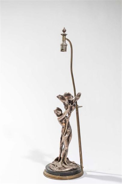 null Eugène LELIEVRE (1856-1945)
Nymphe à l'iris
Sujet en bronze monté en lampe,...