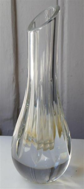 null BACCARAT
Vase soliflore à col bisauté 
H : 23 cm