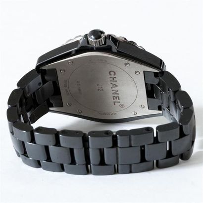 null Chanel - Majda SAKHO

Montre Chanel J12 avec bracelet multi-maillons et fermoir...