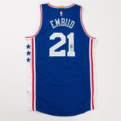 null NBA - Joel EMBIID
 
Maillot de basketball NBA bleu dédicacé par Joel Embiid....