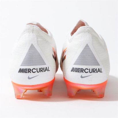 null Nike - Eden HAZARD

Crampons de football, donnés et dédicacés par Eden Hazard.

Donateur:...