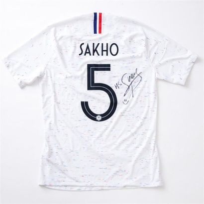 null Nike - Mamadou SAKHO

Maillot de football 2 étoiles marque Nike, Ligue de France....