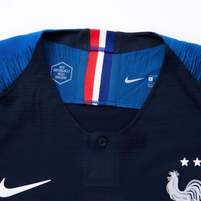 null Nike - Mamadou SAKHO

Maillot de football Nike porté et dédicacé par Mamadou...