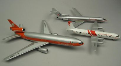 null Maquette (3). 1/ Douglas DC10 Aeromexico. Version années 1980. Echelle: 1/144e....