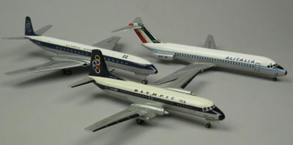 null Maquette (3). 1/ Douglas DC9. Compagnie Alitalia. Version années 1960. Echelle:...