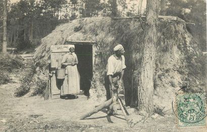 null 2 CARTES POSTALES SOLOGNE : Sélection En Sologne. "68-En Sologne-Cabane de Bûcherons...