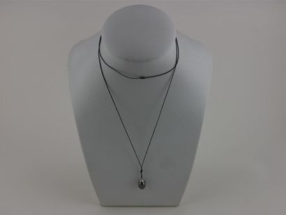 null PERLE de TAHITI
Collier cordon noir
Diam. perle goutte : 9.3 mm
Long. collier...
