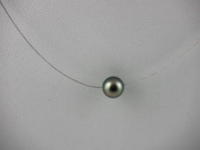 null PERLE de TAHITI 
Collier câble et fermoir en argent
Diam. perle : 8.4 mm
Long....