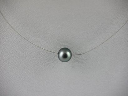 null PERLE de TAHITI 
Collier câble et fermoir argent
Diam. perle : 8.4 mm
Long....
