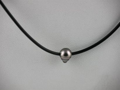 null PERLE de TAHITI semi-baroque
Collier caoutchouc
Diam. perle : 9/10 mm
Long....