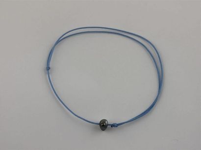 null PERLE de TAHITI 
Bracelet cordon bleu Keshi à noeuds coulissants
Diam. perle...