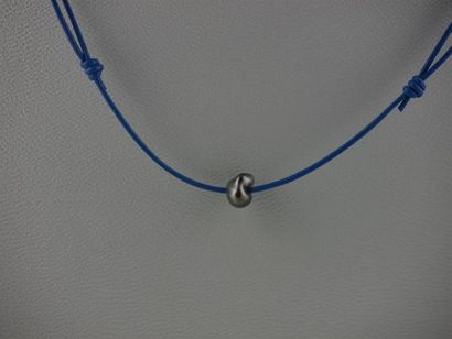 null PERLE de TAHITI
Collier cordon en cuir bleu à noeuds coulissants
Diam. perle...