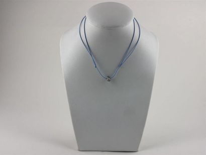 null PERLE de TAHITI
Collier cordon bleu à noeuds coulissants
Diam. perle : 9/10...