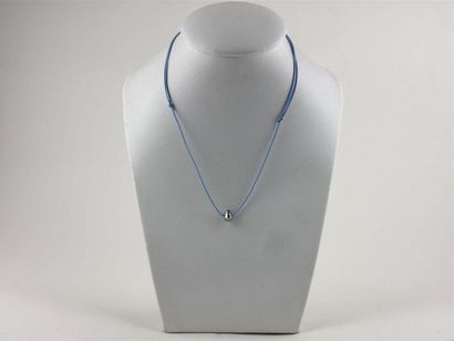 null PERLE de TAHITI
Collier cordon bleu à noeuds coulissants
Diam. perle : 9/10...