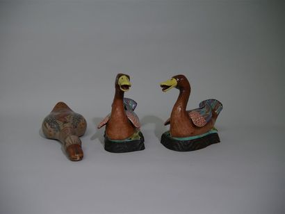 Trois canards décoratifs en céramique (a...