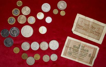  Ensemble de Monnaies Françaises dont 20Frs 1938 et Etrangères, diverses époques,...