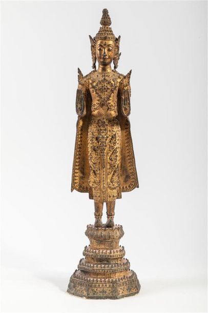 null THAILANDE XXème siècle
Divinité debout en bronze présentant des traces de dorures.
H...