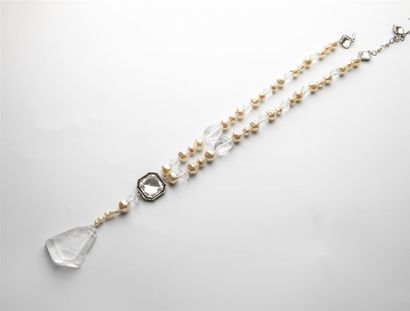 null TAKADA by KENZO TAKADA
Collier sautoir, orné de perles fantaisies, perles de...