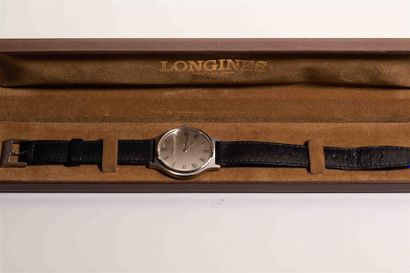null LONGINES
Montre bracelet boîtier métal
Cadran chiffres romains.