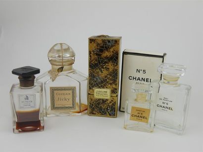 null Ensemble de flacons de parfum comprenant :
- Zibeline parfum Weil : Flacon cylindrique...