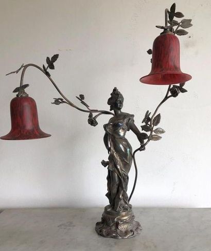 null NELSON Anton, (1880-1902) d'après
Tulipe 
Sculpture en bronze montée en lampe...
