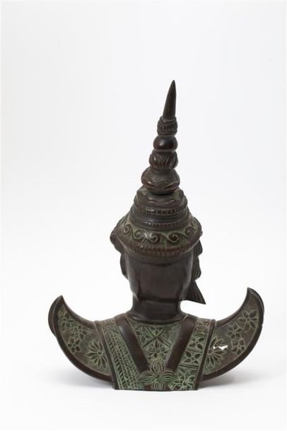 null INDOCHINE XXème siècle
Buste en bronze à patine noire.
Haut: 38 cm
