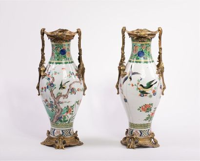 SAMSON - XIXe siècle
Paire de vases balustres...