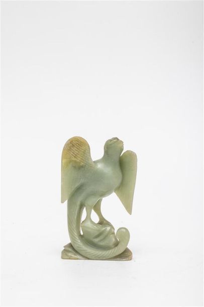 CHINE XXème siècle Phénix en jade sculpté;...