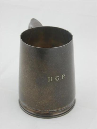 null CHOPE en métal 
Monogrammée H.G.P.
H : 11,5 cm
Poids : 456 g.