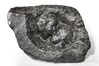 null Naoum ARONSON (1872 - 1943)
Portrait de deux jeunes filles
Bas relief en bronze...