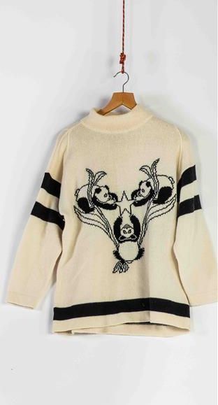 null Jean-Charles de CASTELBAJAC
Pull en laine à col cheminée à motif de pandas de...