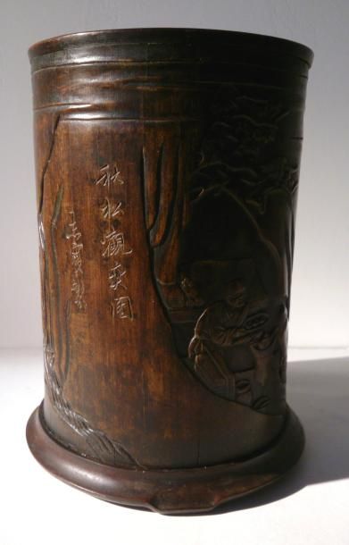 null PORTE-PINCEAUX cylindrique en bambou sculpté de scènes de personnages dans la...