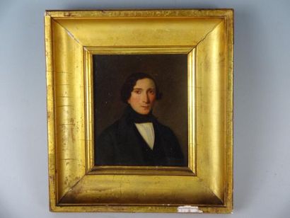 ECOLE FRANCAISE DU XIXème siècle Portrait d'homme. Huile sur toile. 14 x 12 cm. ...