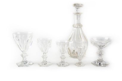 BACCARAT (genre de) BACCARAT (genre de)
Partie de service de verres à pans et pied...