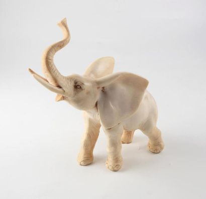 null Statuette en céramique patinée représentant un éléphant d'Afrique
H.: 27 cm...