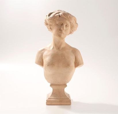 P de LA RUELLE P de LA RUELLE (début XXe)
Jeune femme en buste sur piédouche
Sculpture...