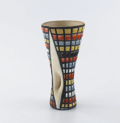 Roger CAPRON Roger CAPRON (1922-2006) - VALLAURIS
Vase diabolo en céramique à décor...