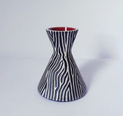 SAINT CLÉMENT Manufacture de SAINT CLEMENT
Petit vase Diabolo en céramique à décor...