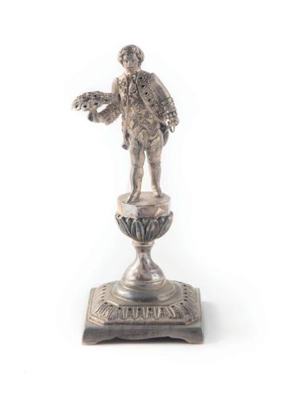 Porte cure-dents Silver toothpick holder depicting a young man in 18th century clothing...