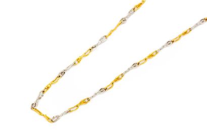 COLLIER Necklace in yellow gold and alternating white gold, the links in the shape...