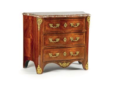 COMMODE Amaranth chest of drawers in curved shape on the front and sides, opening...