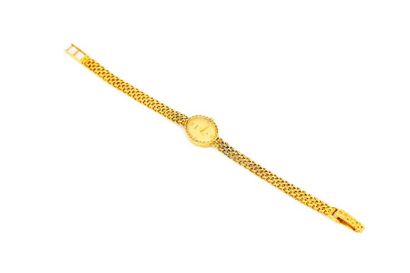 MAISON KODY KODY
HOUSE Ladies' watch in oval gold Gross
weight: 18.5 g.