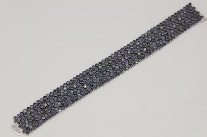 Bracelet Silver bracelet decorated with 399 sapphires weighing about 48 carats
Gross...
