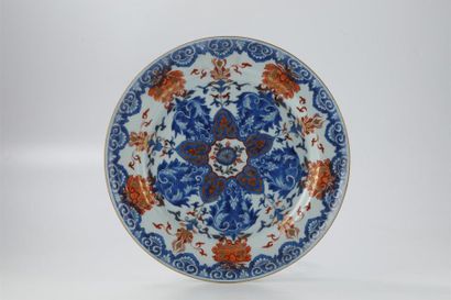 CHINE CHINE
Ensemble de six plats ronds en porcelaine dont quatre grands et deux...