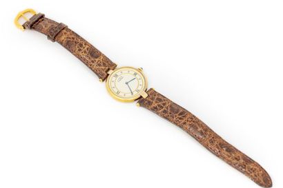 CARTIER CARTIER
Must de Cartier watch in round vermeil, Roman
numerals Brown crocodile
leather...