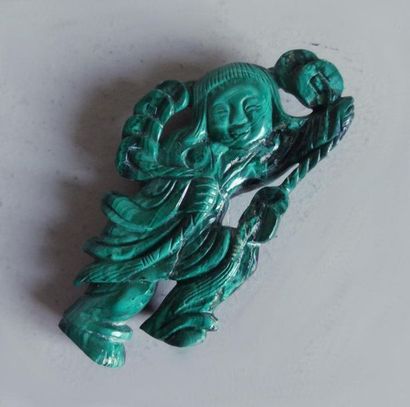 CHINE CHINE
Petit bibelot en malachite représentant un enfant tenant une guirlande...