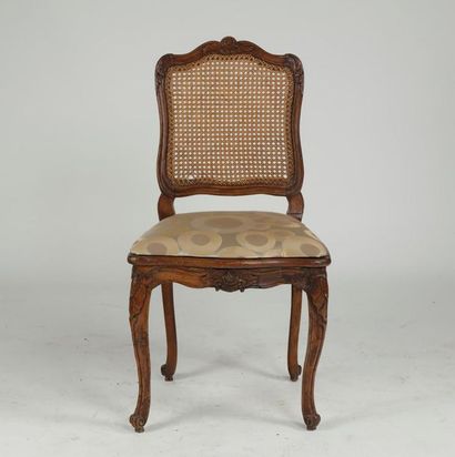 CHAISE Chaise en bois naturel à dossier canné et assise recouverte d'une galette...