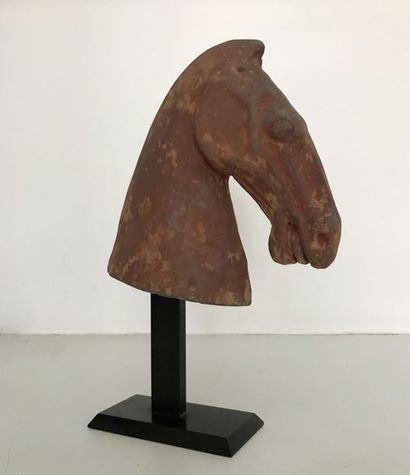 null CHINA
Terracotta horse's head in the spirit of the Tang period Metal

base H....